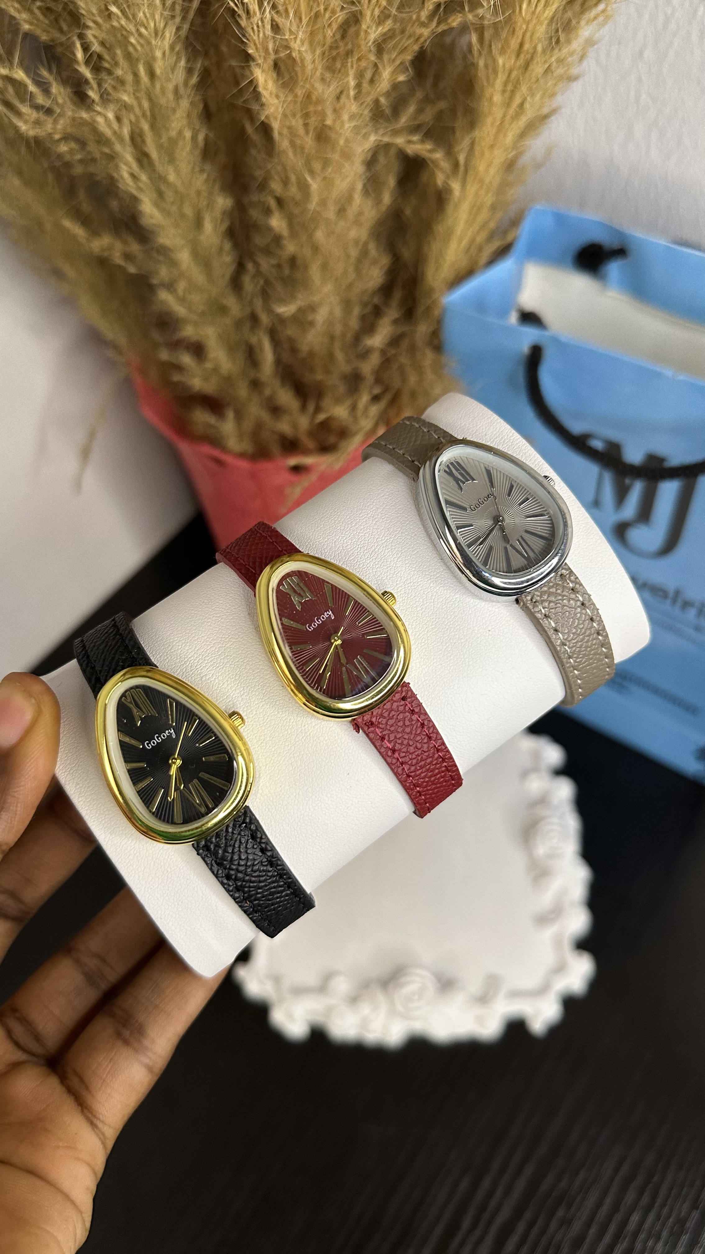 Gogoey leather watch